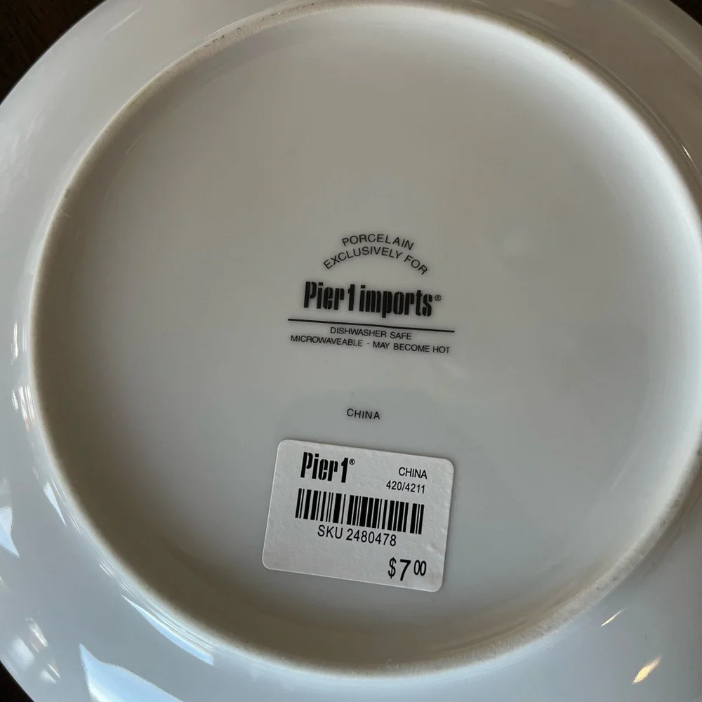 Set/4 Pier 1 Imports Ceramic 8.25” Plates Italian Tomato Fresh Market variety.